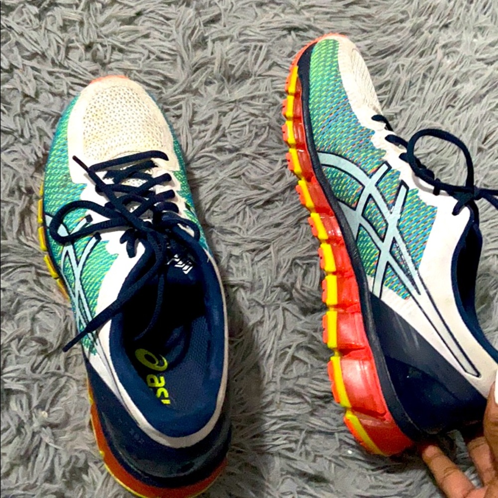 Running shoes